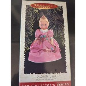 VINTAGE 1996 HALLMARK ORNAMENT Madame Alexander - Cinderella